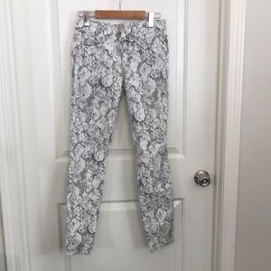 Guess Brittney skinny ankle jeans size 29